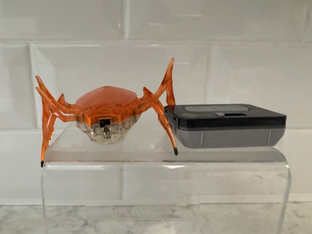 HexBug Scarab & HexBug Micro Titans Remote Control. Parts Only. Please Read