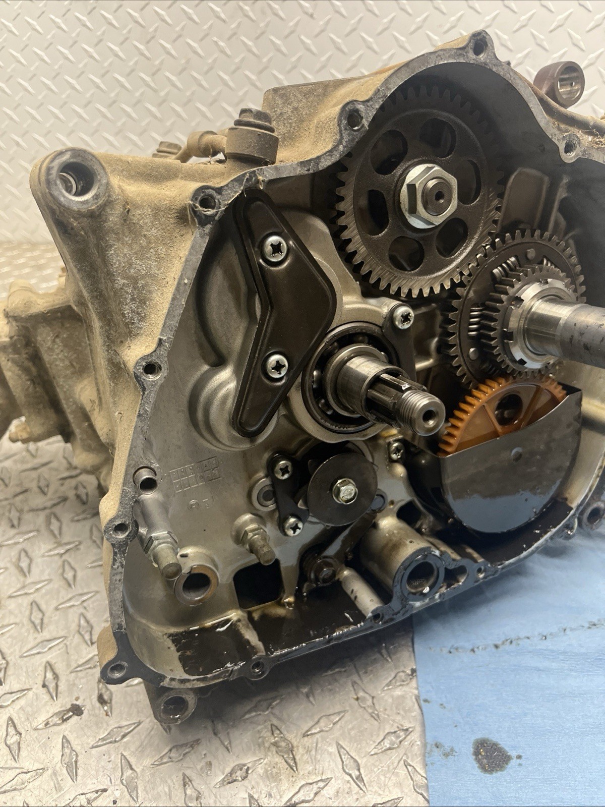 89-04 1993 Bayou 300 2X4 Engine Bottom End Crankcases Crankshaft Transmission