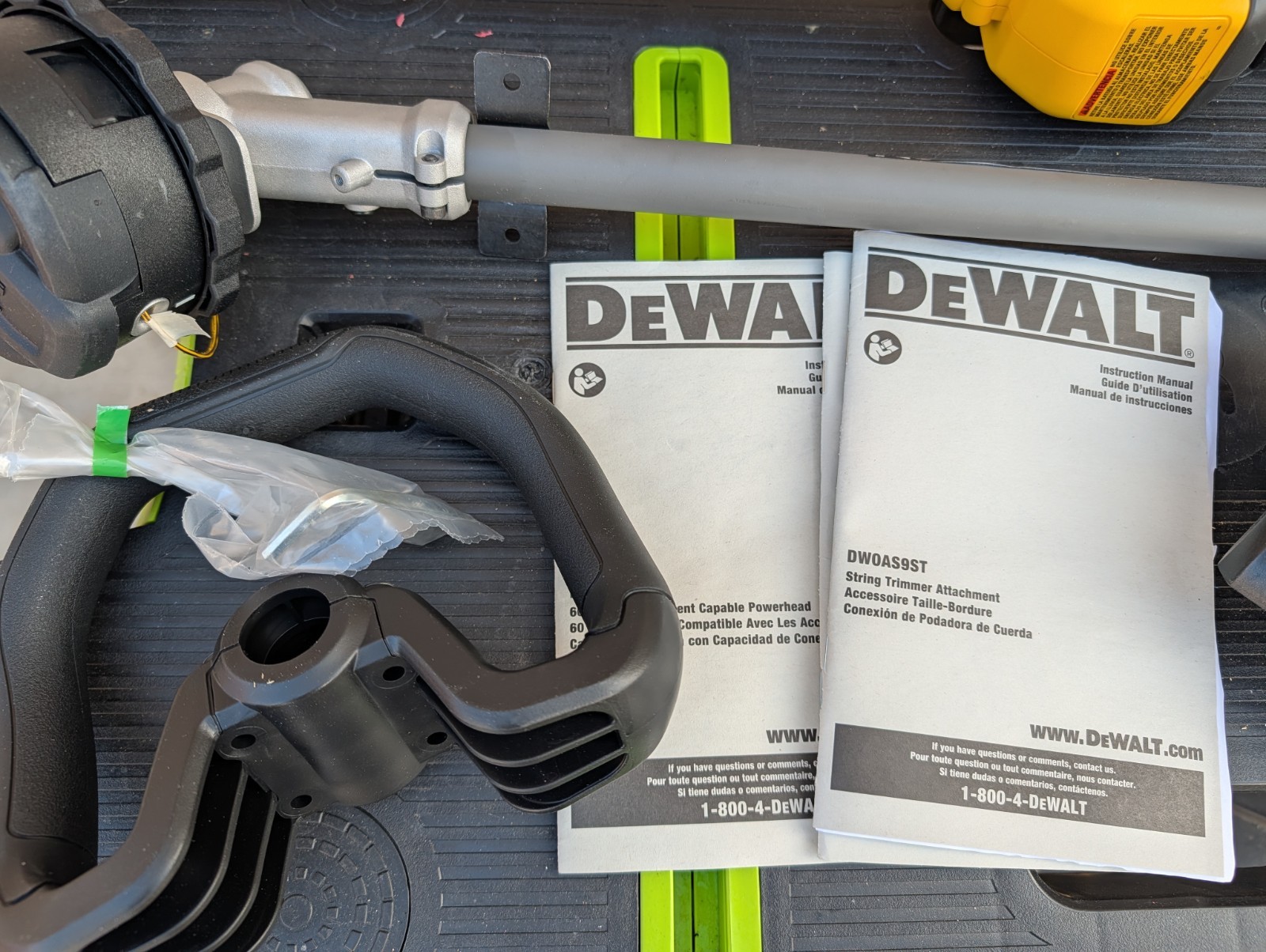 New DeWALT DCST972 FlexVolt 60V MAX Brushless 17" String Trimmer DW0AS9ST