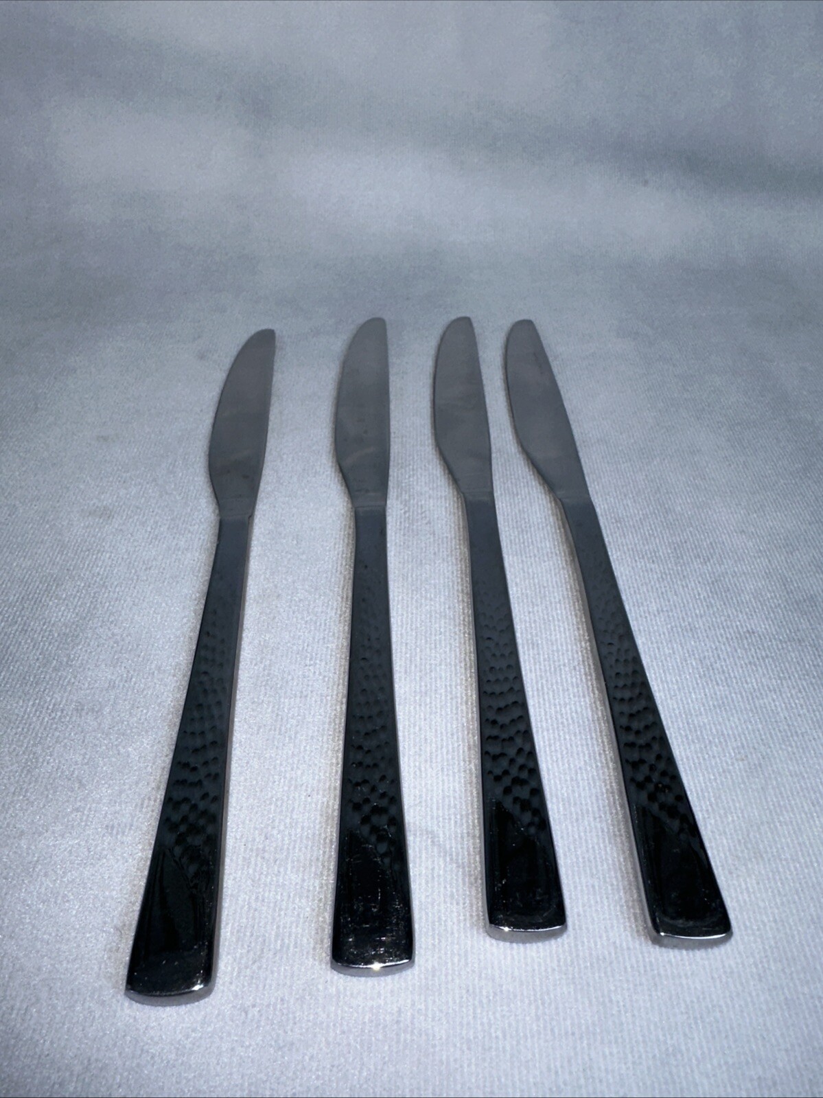 Oneida Chef's Table Hammered Stainless Butter Dinner Knives Set of 4