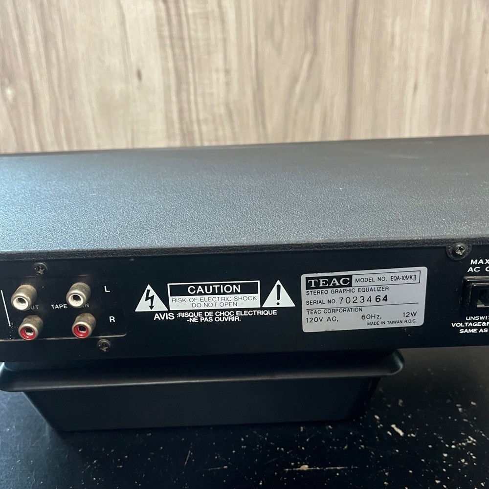 TEAC EQA-10MKII Graphic Equalizer Powers On