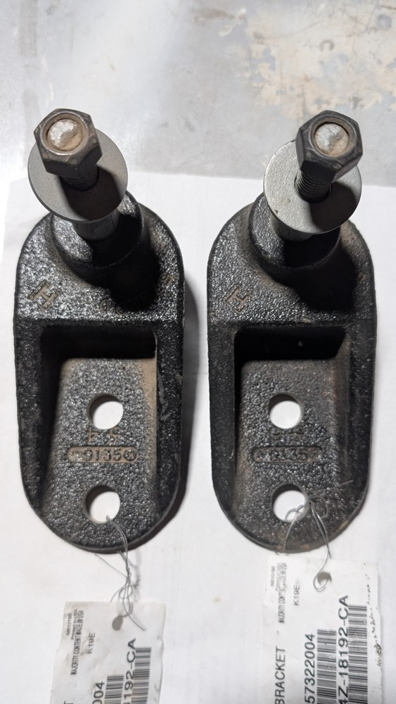 UPPER SHOCK BRACKET