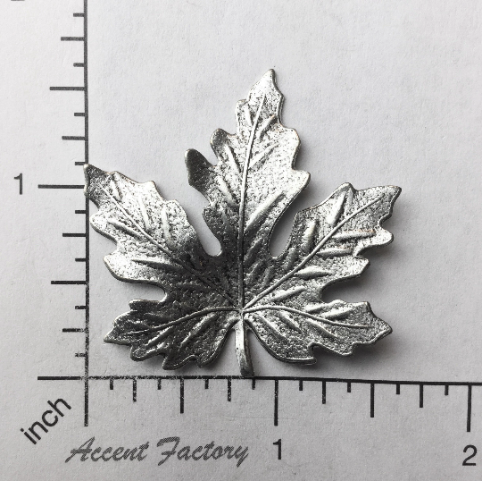 33024 - Victorian XL Maple Leaf Brass Finding Matte Silver Oxidized