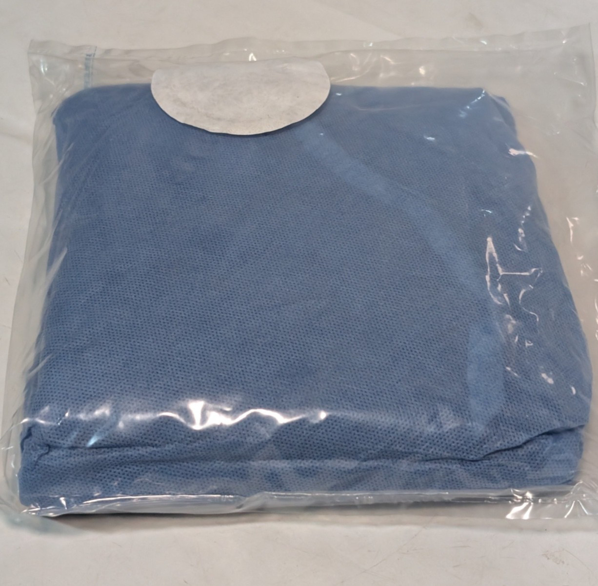 Mixed Lot of 4: Cardinal Health 9545 (x3), Halyard 99285 (x1) XL Surgical Gowns