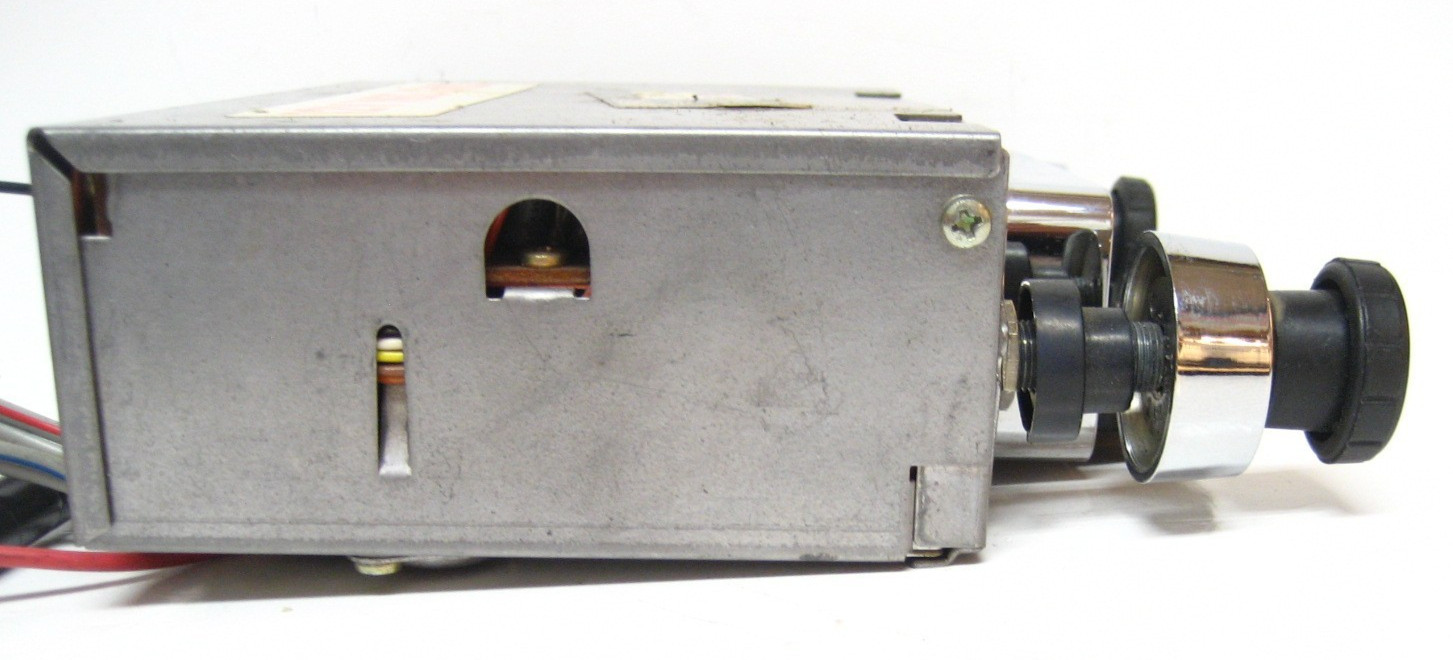 1972 1973 1974 1975 1976 1977 Renault AM-FM Stereo Radio Clean & Works See Video