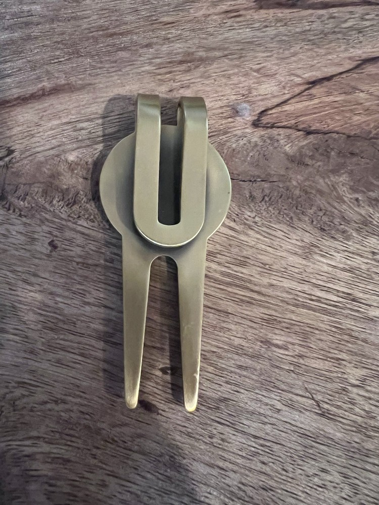 Pebble Beach Divot Repair Tool