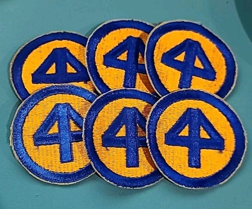 44th Infantry Division Patch-Cut Edge-Snow Back----Original WW-II ( 1 Patch)*