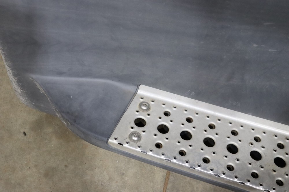 2013-2017 FREIGHTLINER CASCADIA 125 LEFT DRIVER FORWARD SKIRT PANEL STEP OEM