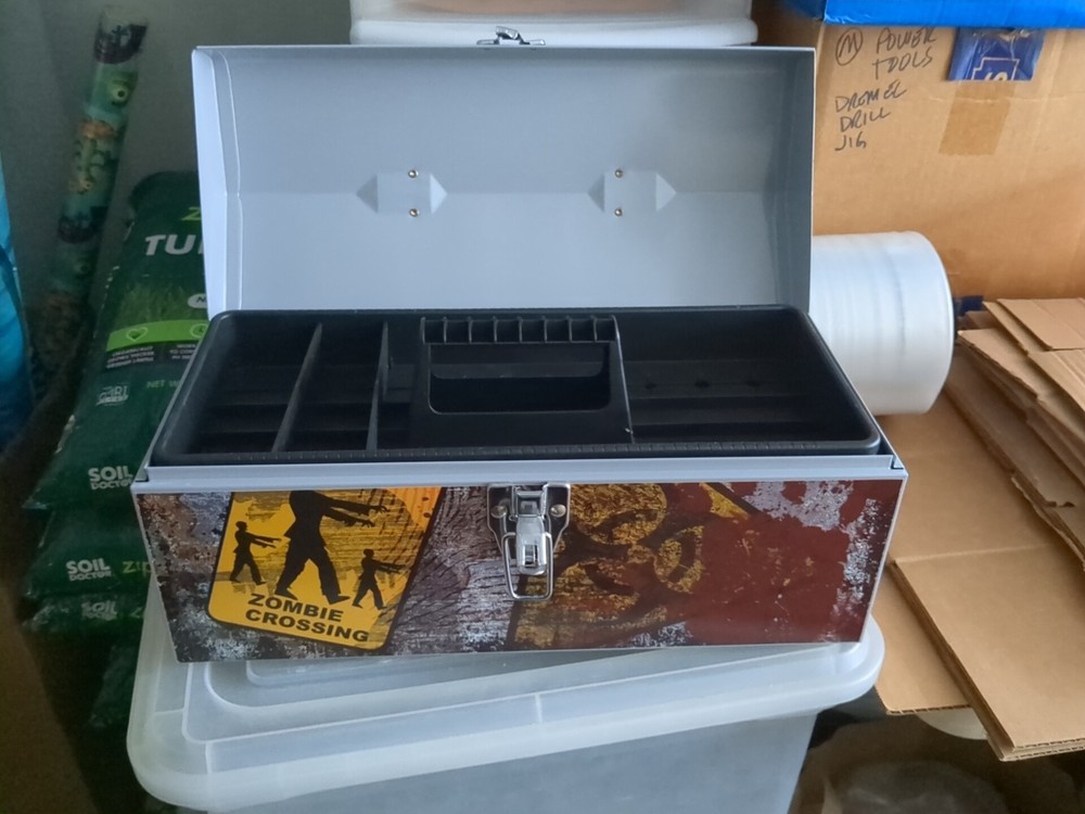 SAINTY #24-059 ZOMBIE METAL TOOL BOX - BRAND NEW