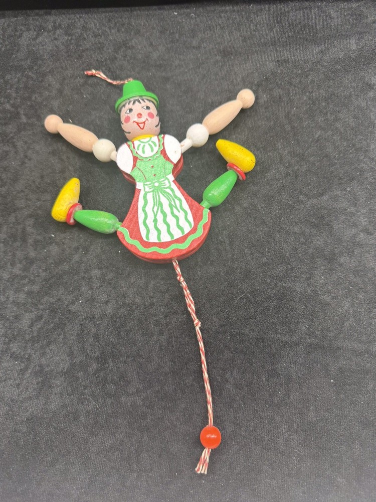 CE Camo Hempelmann, Austria, Wooden String Jumping Jack