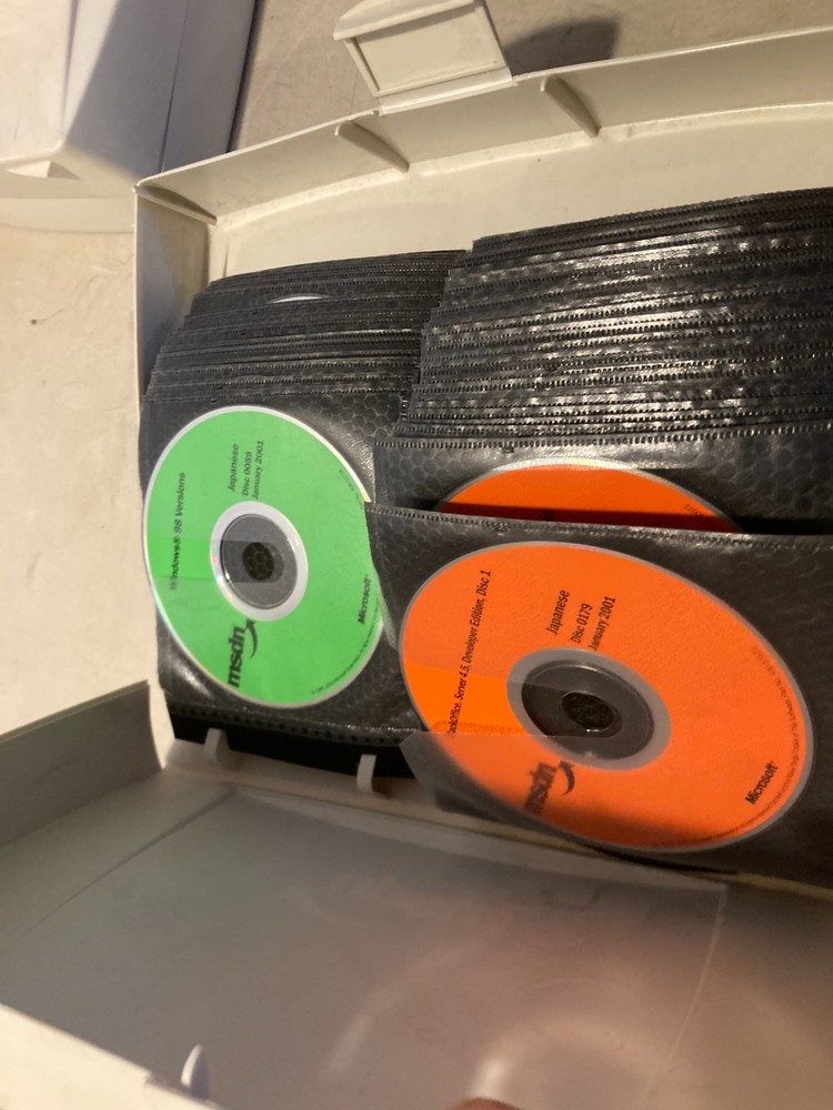 Microsoft Developer Network MSDN Disc Cases Empty Lot of 2 w/ Video Game Disc