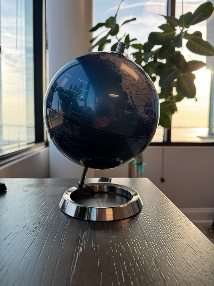 Style Drexel Heritage World Blue & Silver Globe Chrome Metal Base