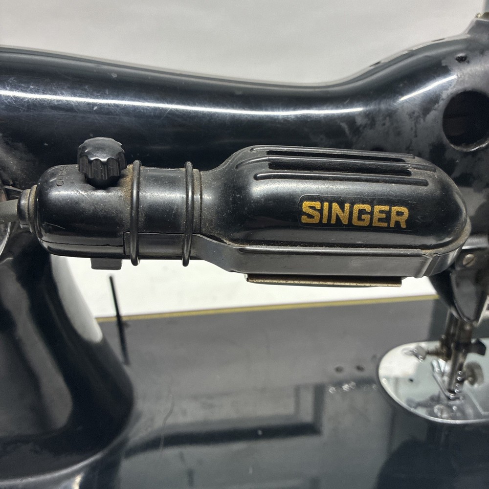 Singer De Luxe Sewing Machine No Case Or Bottom Read Description!
