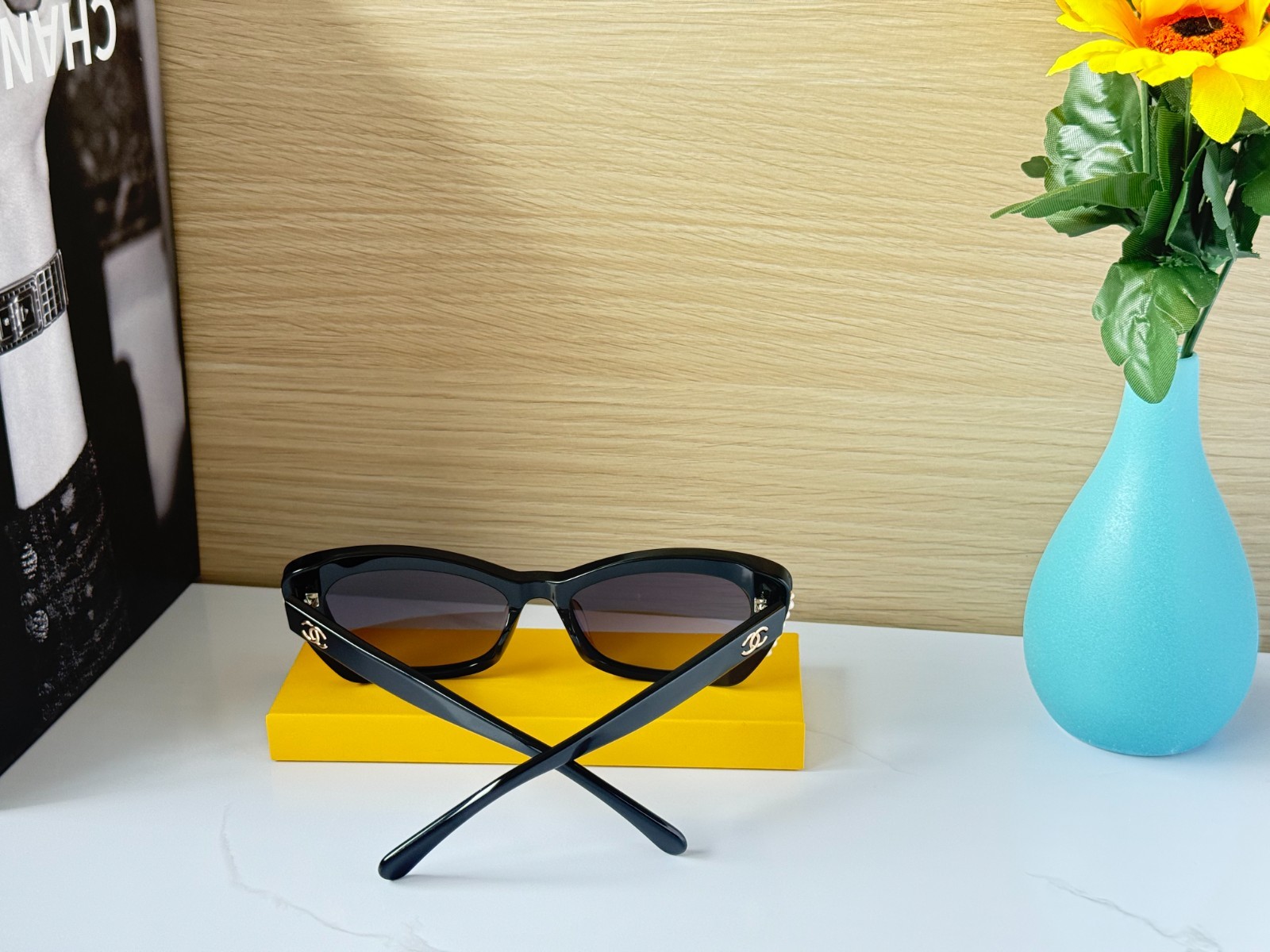 CHANEL CH5481-H Black Gold CC Logo Pearl Cat Eye Sunglasses Gray Gradient