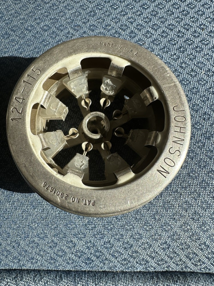 NOS 4CX250 Socket And Chimney