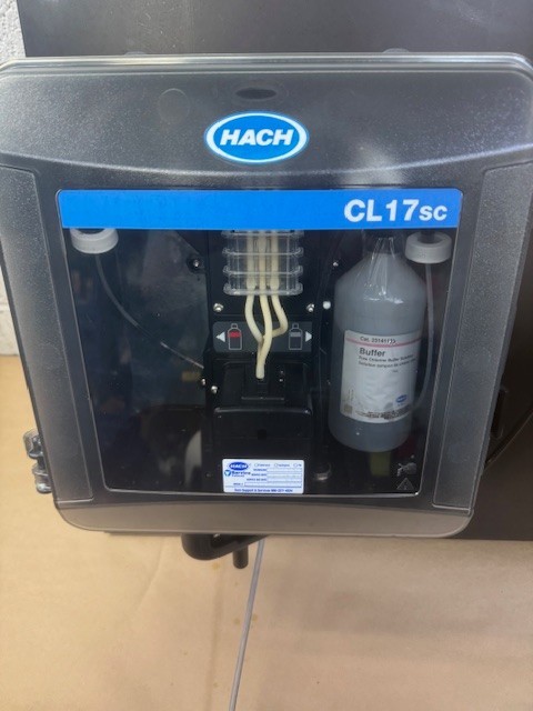 Hach CL17SC Colorimetric Chlorine Analyzer, SC200 Universal Controller