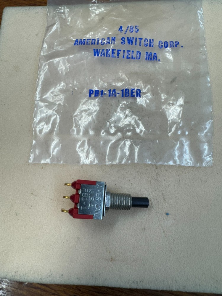 AMERICAN SWITCH CORP. PB1-1 RA Switch SPDT Right angle