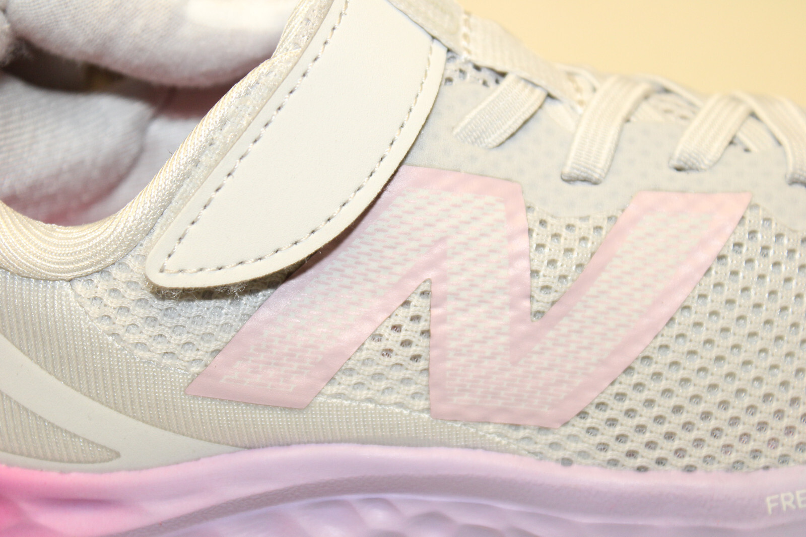 New Balance Fresh Foam NEW Arishi v4 Bungee Lace with Top Strap Girls Kids Youth