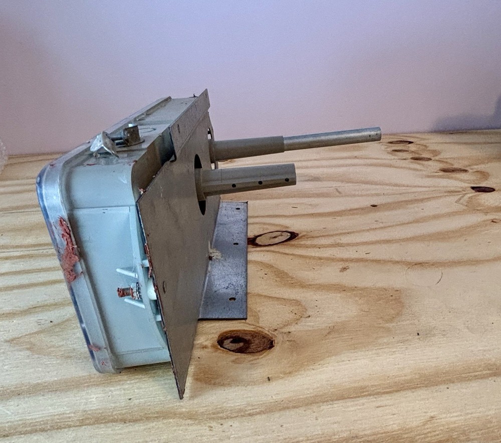 (2) System Sensor DH100ACDCLP Smoke Detector Pre-owned