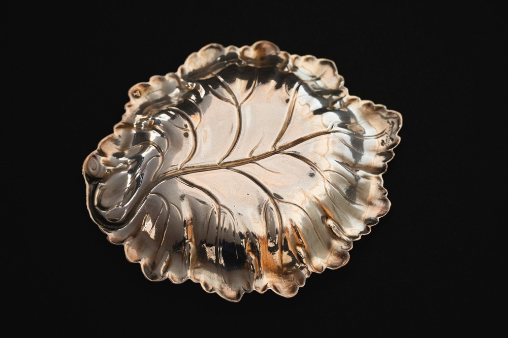 Leaf Dish By Barker Ellis Silverplate England Menorah Hallmark