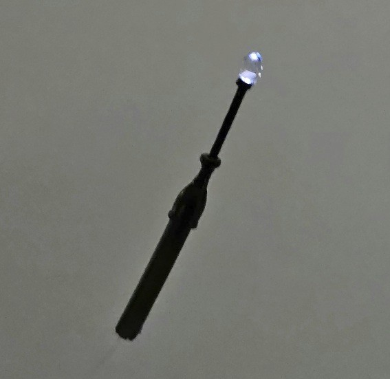 FIBER OPTIC LAMP POST KIT (8) / Z-SCALE - Individual LED sources