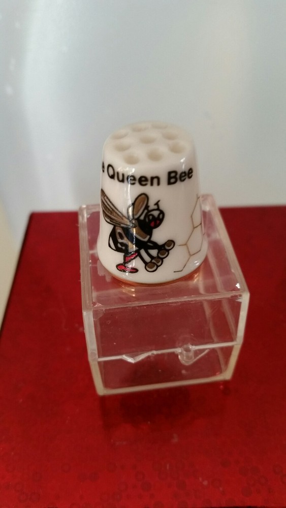 OUEEN BEE TIMBLE  White Porcelain