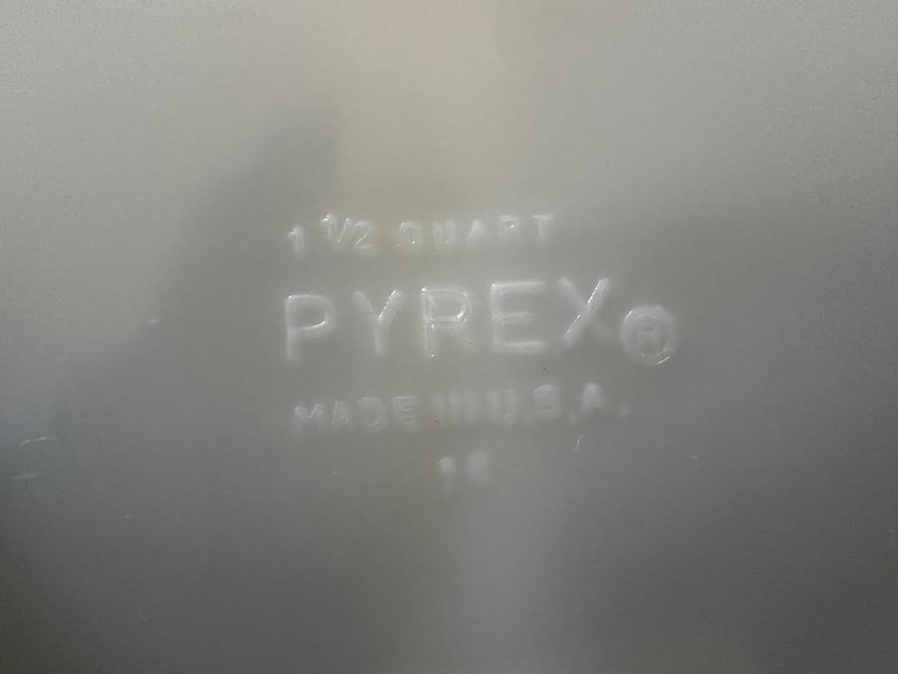 Pyrex Compass devided No Lid