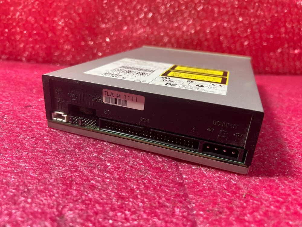 Agilent 16702B Logic Analysis System CD-ROM DRIVE PX-40TSI
