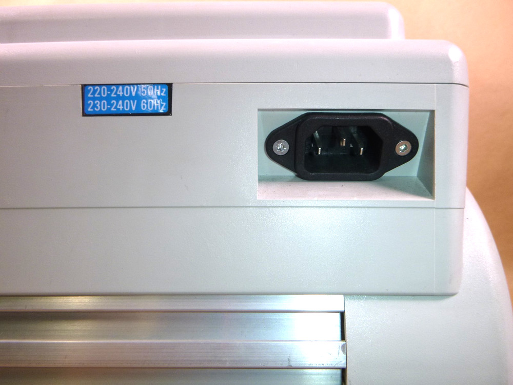 Edwards RV3 Rotary Vane Vacuum Pump (Missing The Mounting Base) Single Phase
