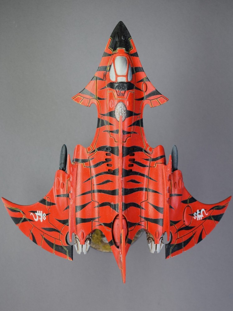 Warhammer 40k Eldar Hemlock Wraithfighter painted.