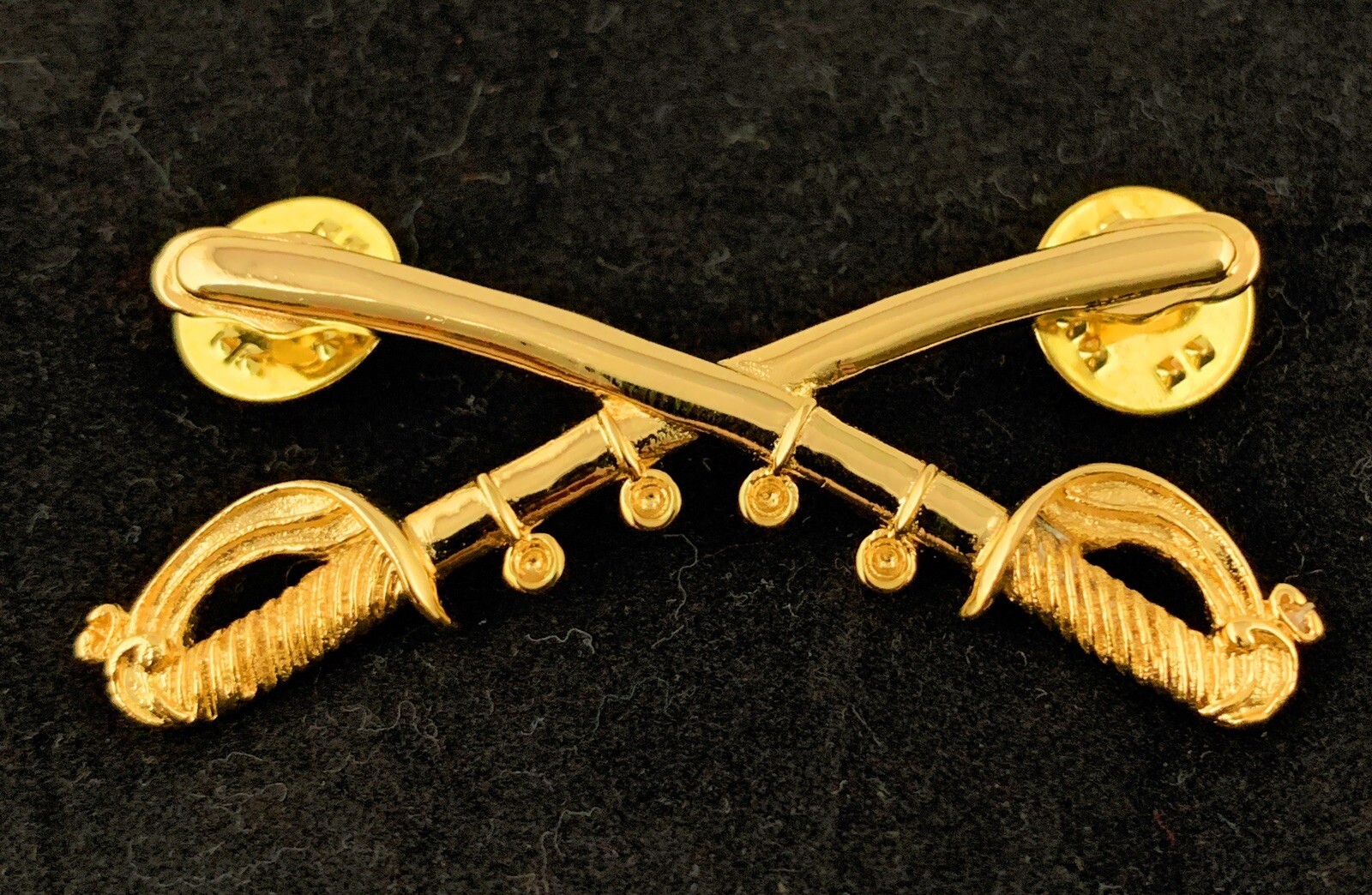 ☀️US Army Cavalry Gold Crossed Sabers Hat Pin, Cav Branch Insignia, Large 2-1/4"