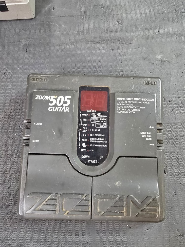 Zoom 505 Guitar Compact Multi Effects Processor Pedal No Power Supply