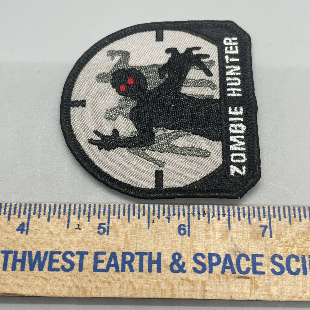 Zombie Hunter Hook & Loop Airsoft Tactical PVC Morale Patch Red Eyes Zombie