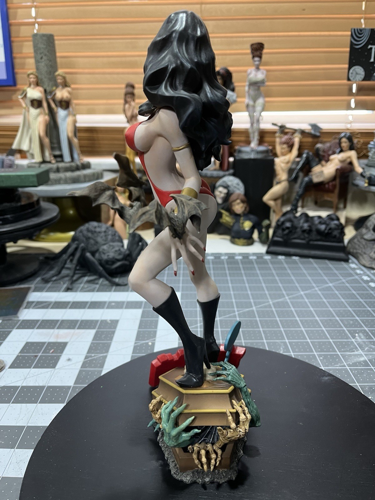 Vampirella Super Mixture Model Dynamite Custom Repainted Statue Read Description