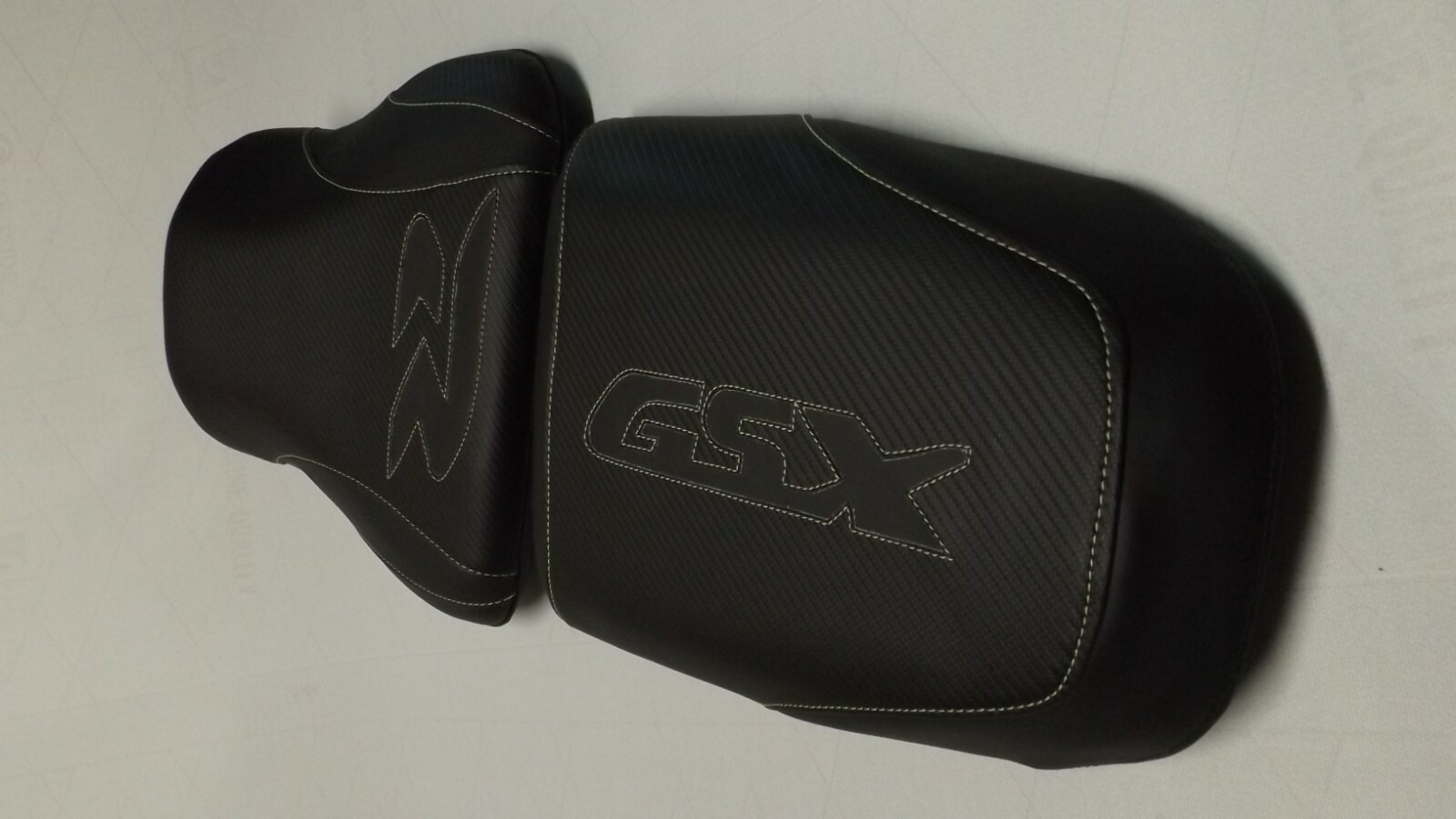 SUZUKI GSX 600R/750R/1000R FRONT & REAR BLACK CF CUSTOM FIT SEAT COVERS 00/03