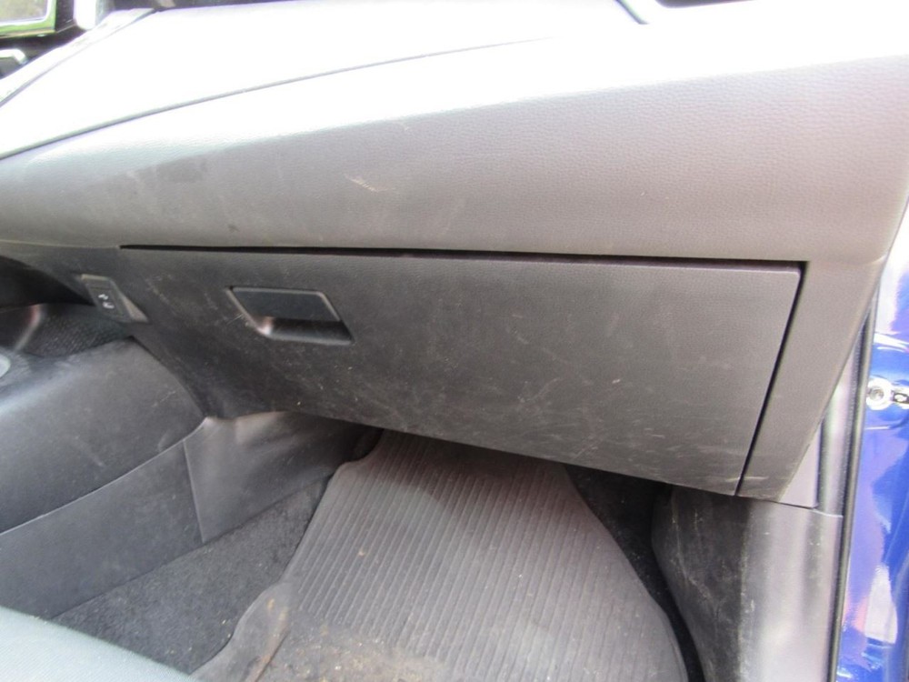 COROLLA   2023 Glove Box 1056843