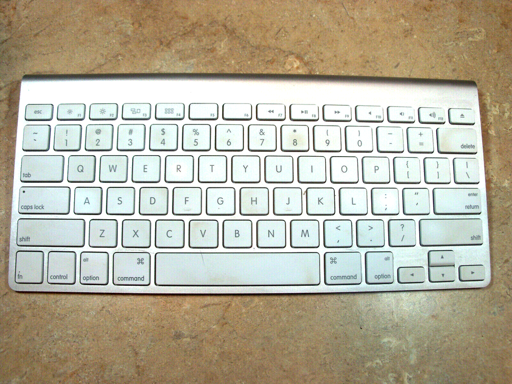 Genuine Apple Wireless Keyboard Bluetooth Silver A1314 Working