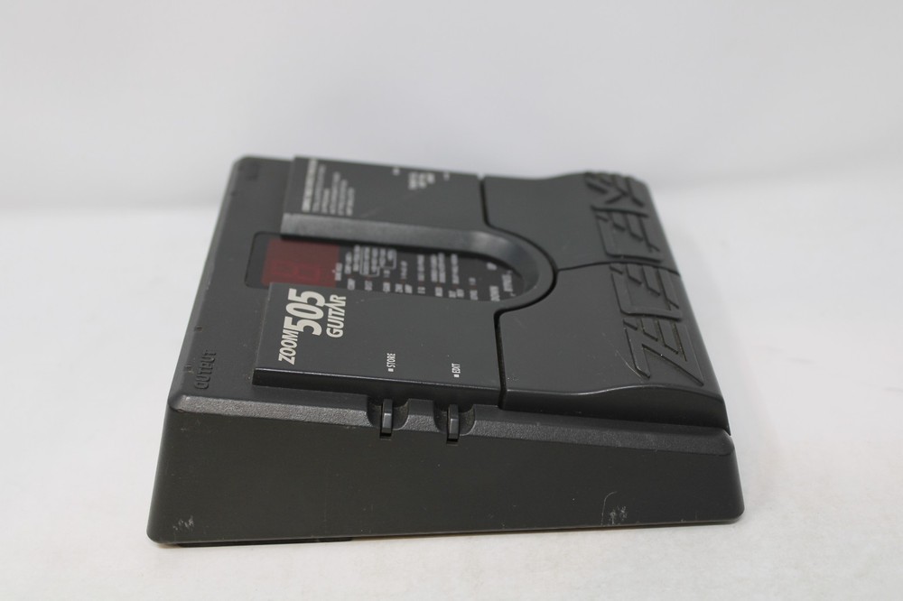 Zoom 505 Guitar Compact Multi-Effects Processor Uniy Only