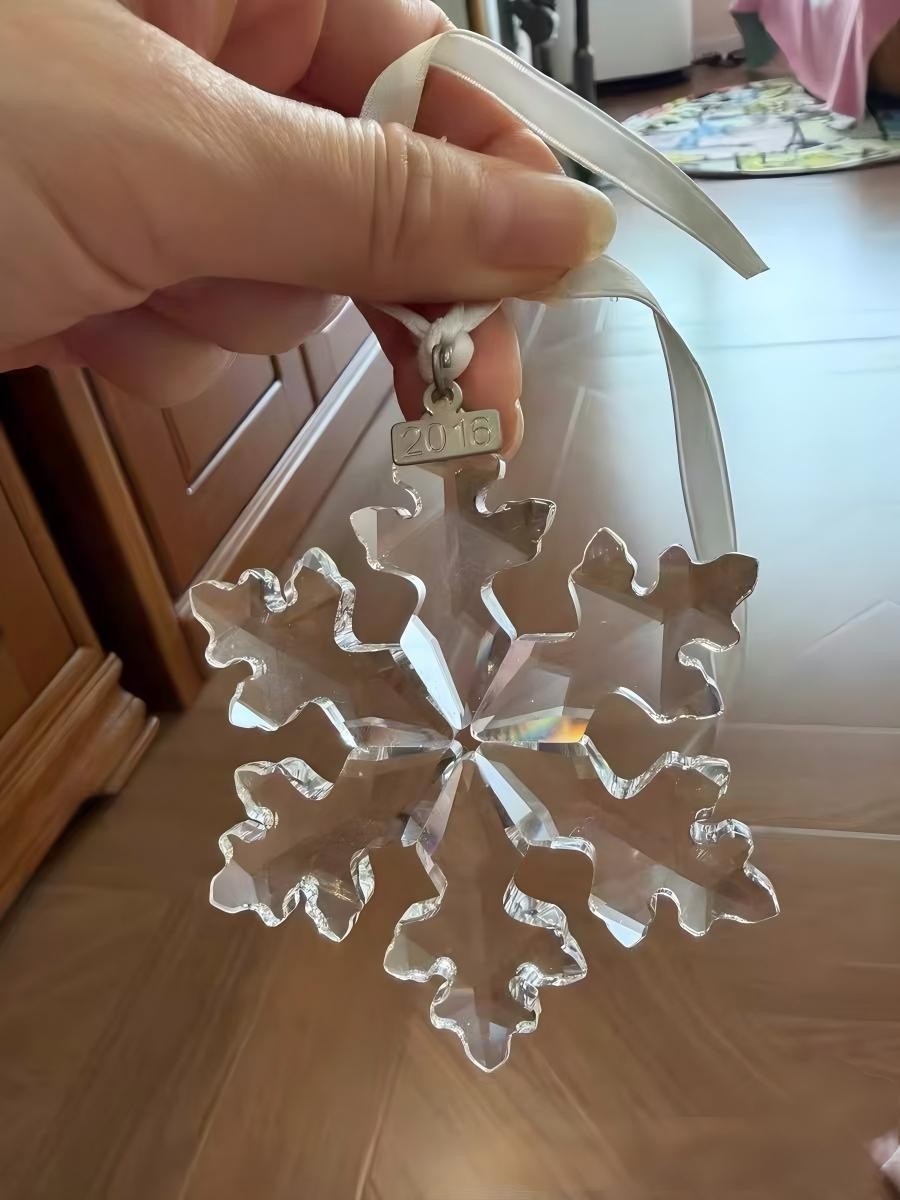Swarovski 2016 Annual Large size Snowflake Star Crystal Pendant