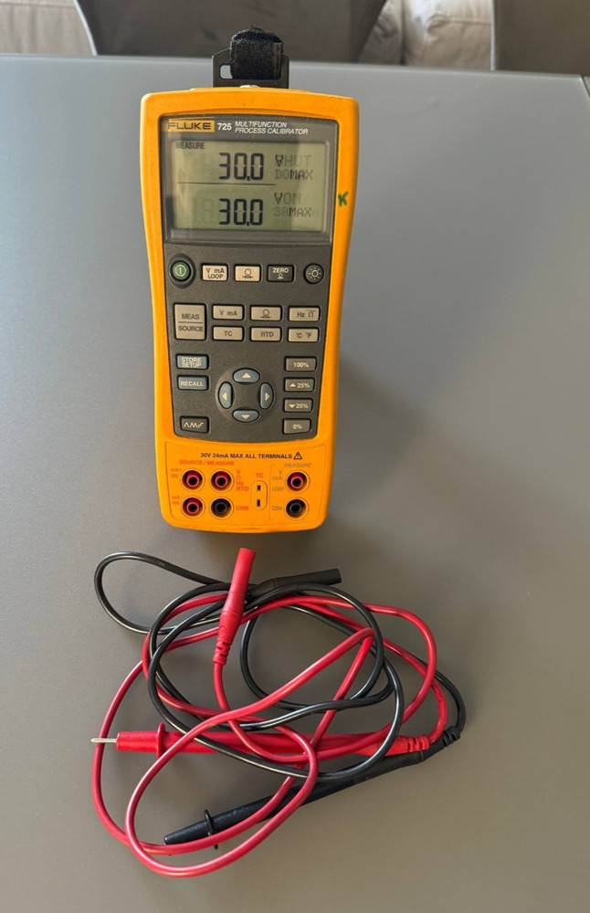 Fluke 725 Multifunction Process Calibrator Meter Measure Source with Test Leads