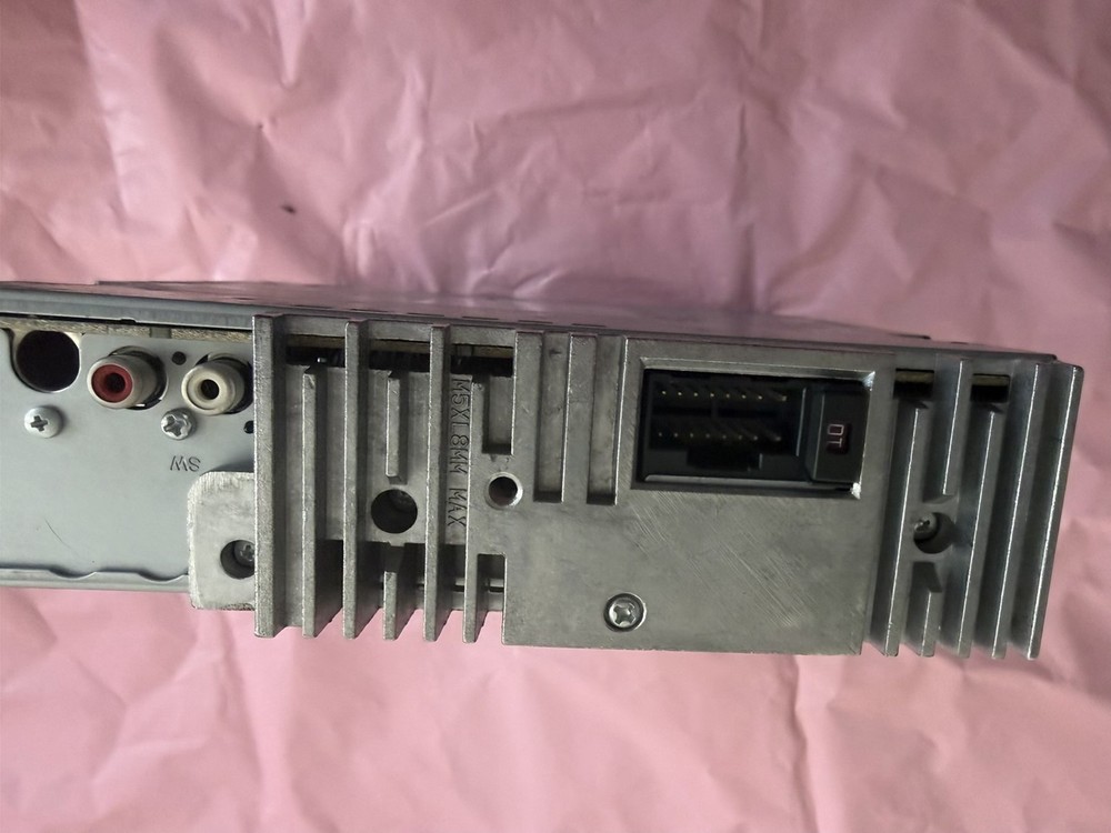 Alpine CDE-121 Car Stereo