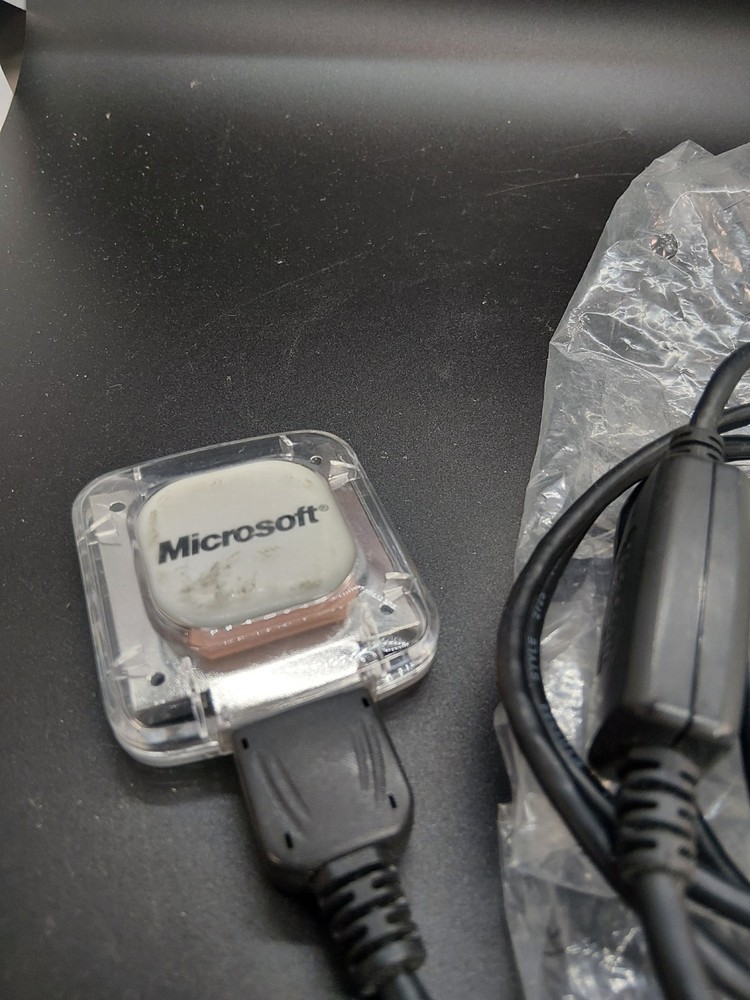 Microsoft GPS-360 GPS Receiver with USB Cable - Pharos