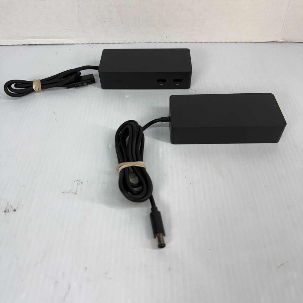 Microsoft 1661 Surface Pro 4 Docking Station w/ Microsoft 1749 90W AC Adapter