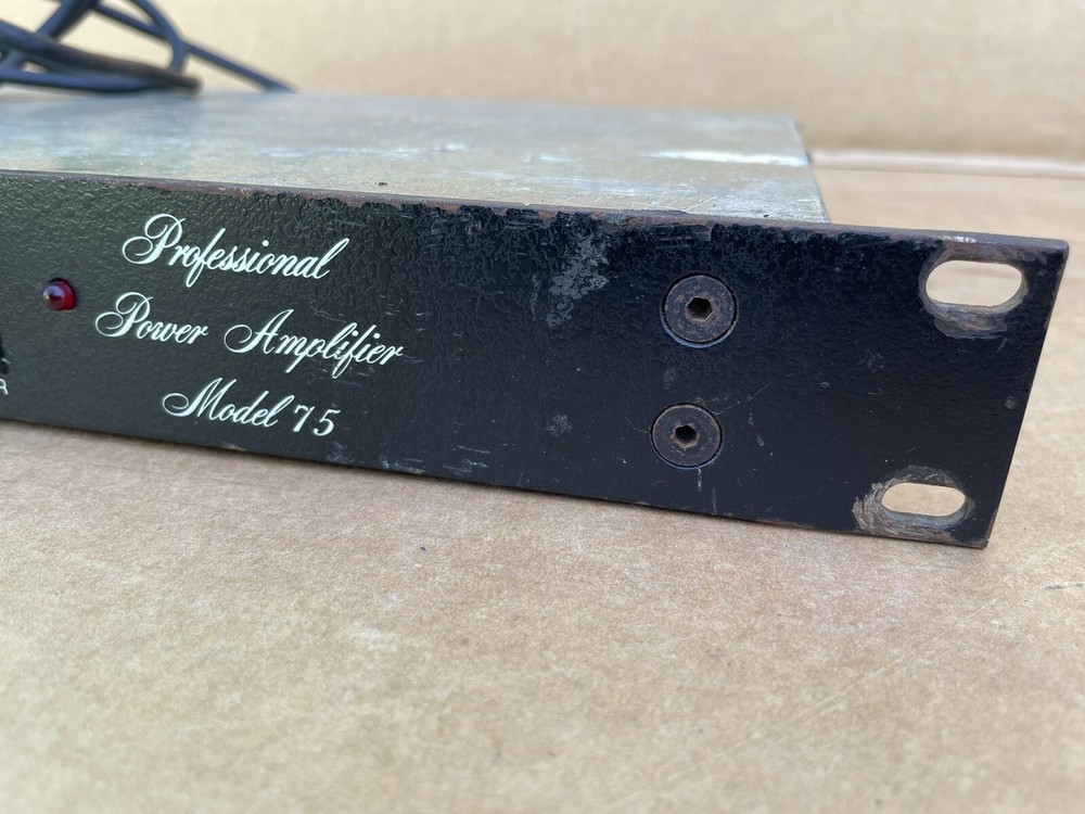 VINTAGE BGW SYSTEMS PROFESSIONAL POWER AMPLIFIER MODEL 75 RED KNOBS TESTED
