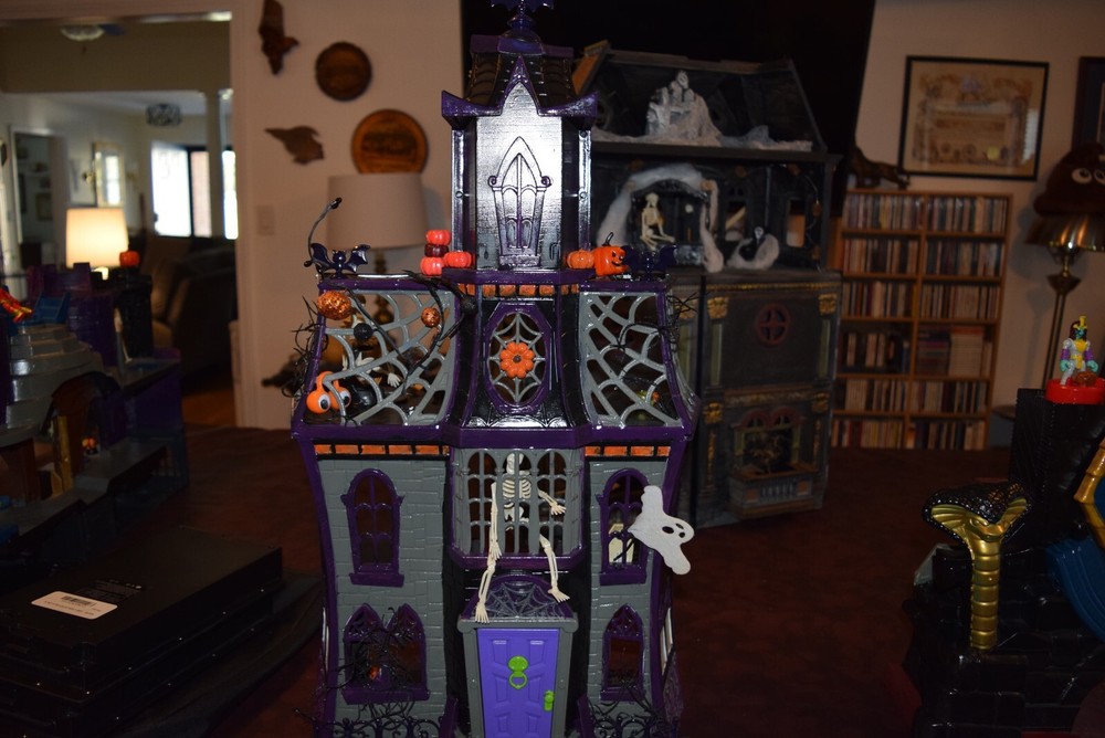 Haunted Mansion Very Spooky