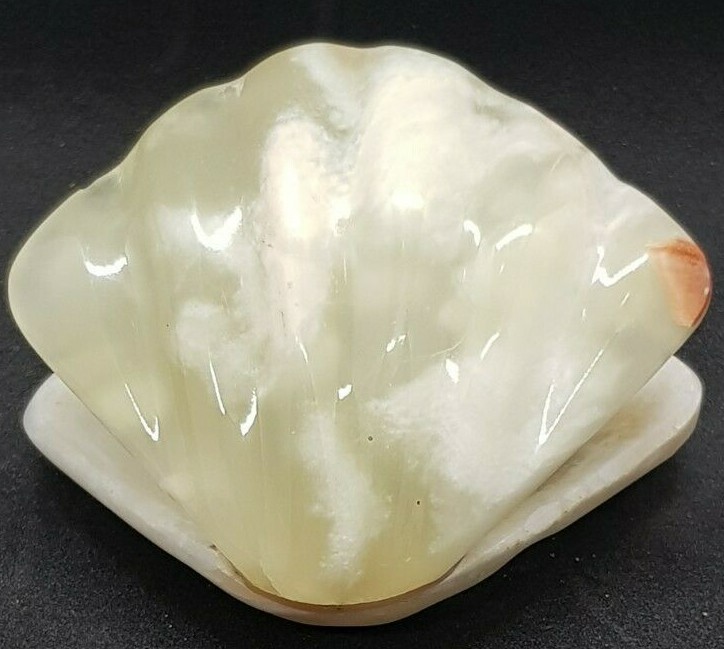 WHITE ONYX HANDCRAFTED, OYSTER CLOCK, POLISH FINISHED 5"