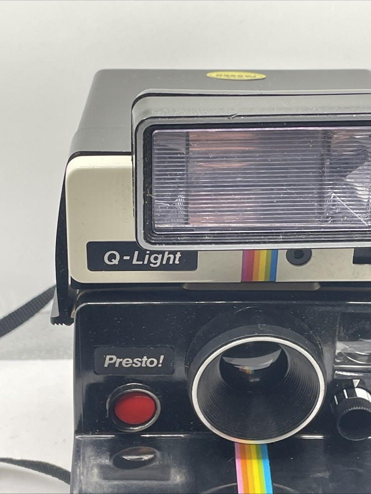 Polaroid camera With Flash Untested