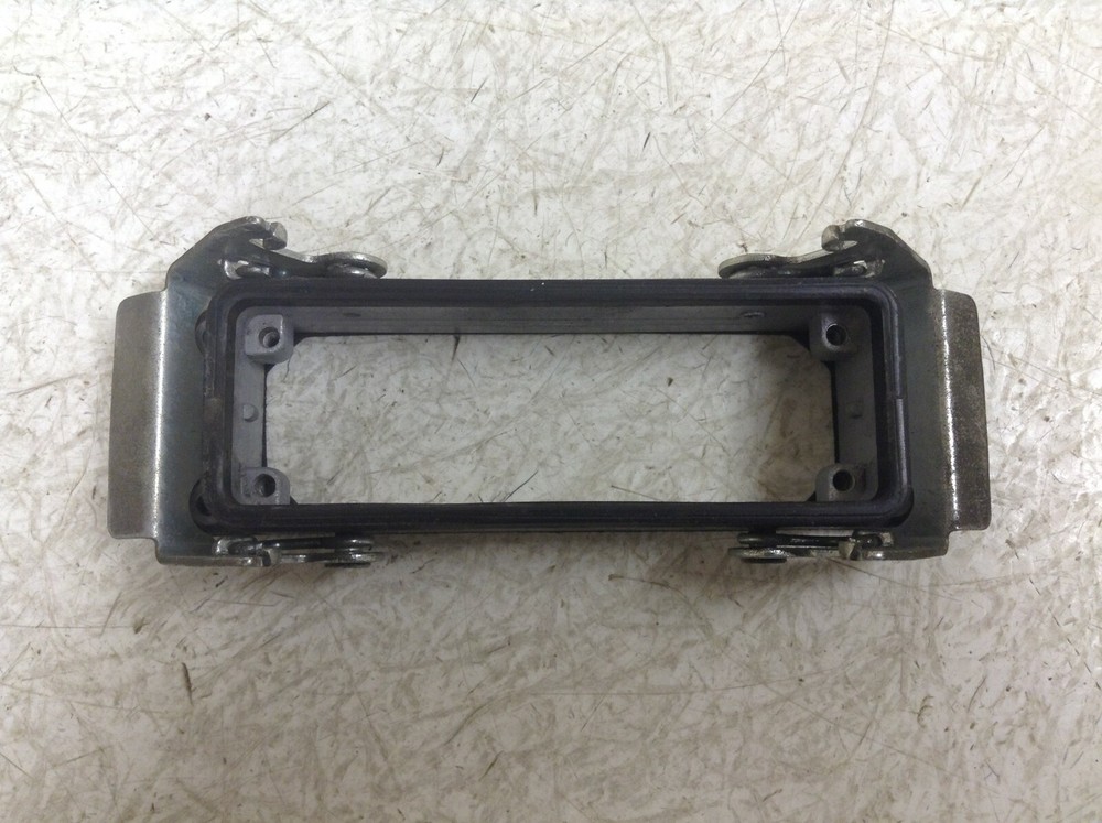 Phoenix Contact 1687312 Cable Feed Panel Mount Base Housing (TSC)