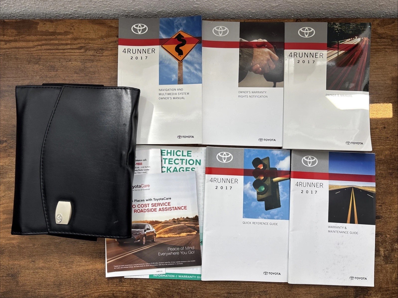 2017 Toyota 4RUNNER Owners Manual Complete Set W/ Case OEM (FREE SHIPPING)