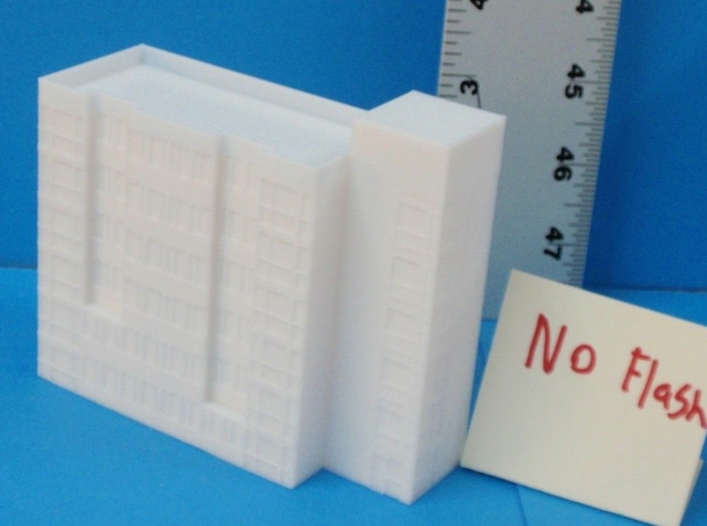 Z SCALE APARTMENT COMPLEX  MODERN HIGH RISE  OFFICE BUILDING